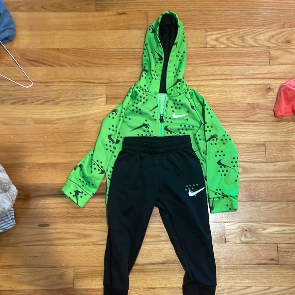 Nike Dri fit sweatsuit